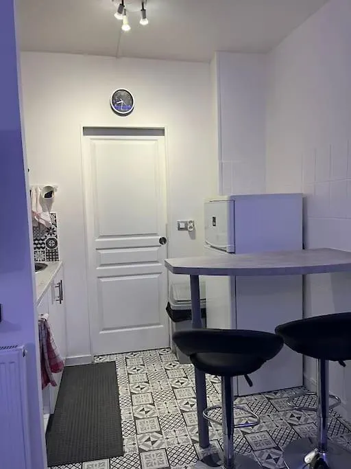 17eme Apartment